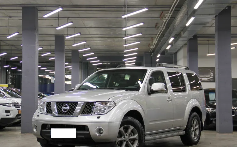 Nissan Pathfinder III