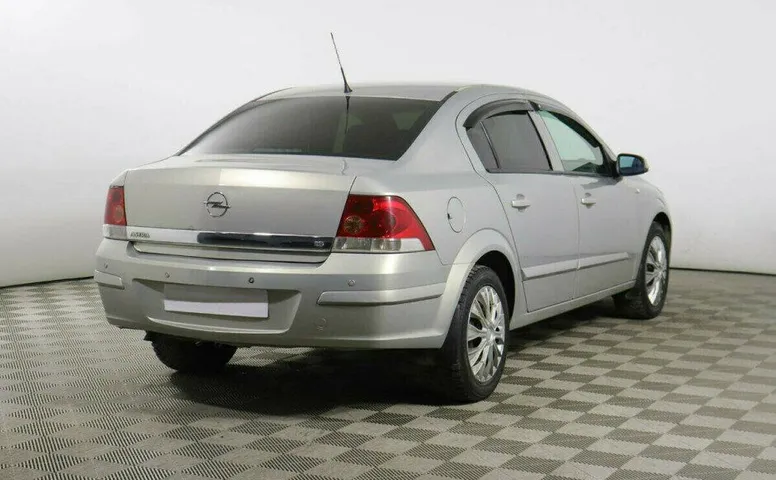 Opel Astra 1.6 Робот