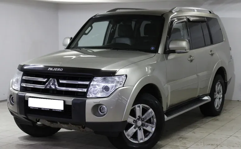 Mitsubishi Pajero IV