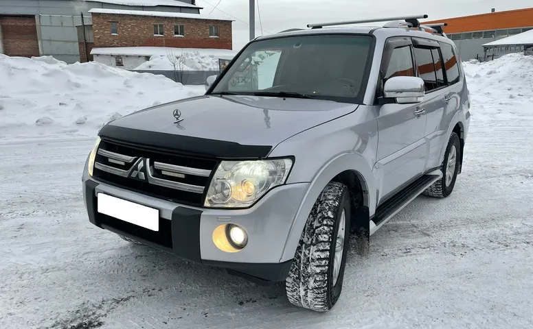 Mitsubishi Pajero IV