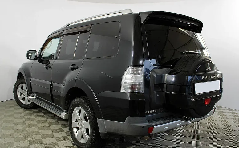 Mitsubishi Pajero IV