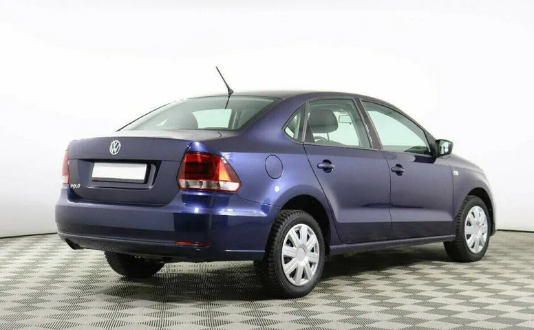 Volkswagen Polo 1.6 Автомат