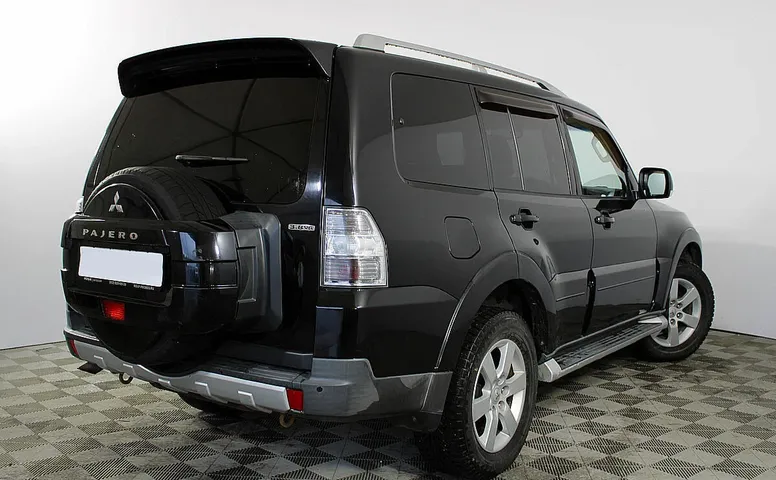 Mitsubishi Pajero IV