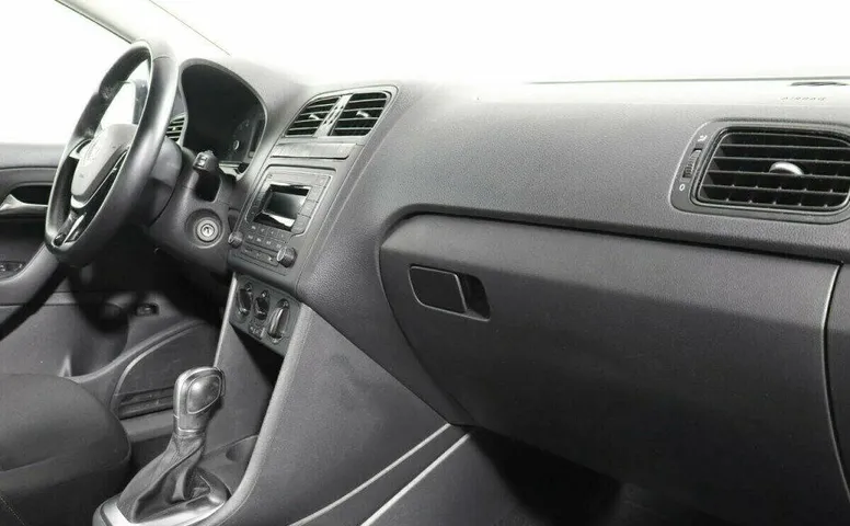 Volkswagen Polo 1.6 Автомат